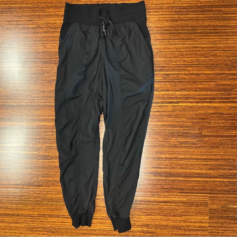 Lululemon Dance Studio Mid-Rise
Jogger Black full length size 4 EUC